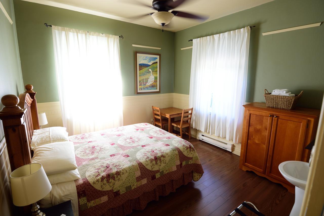 Auberge Le St-Georges Chicoutimi Buitenkant foto
