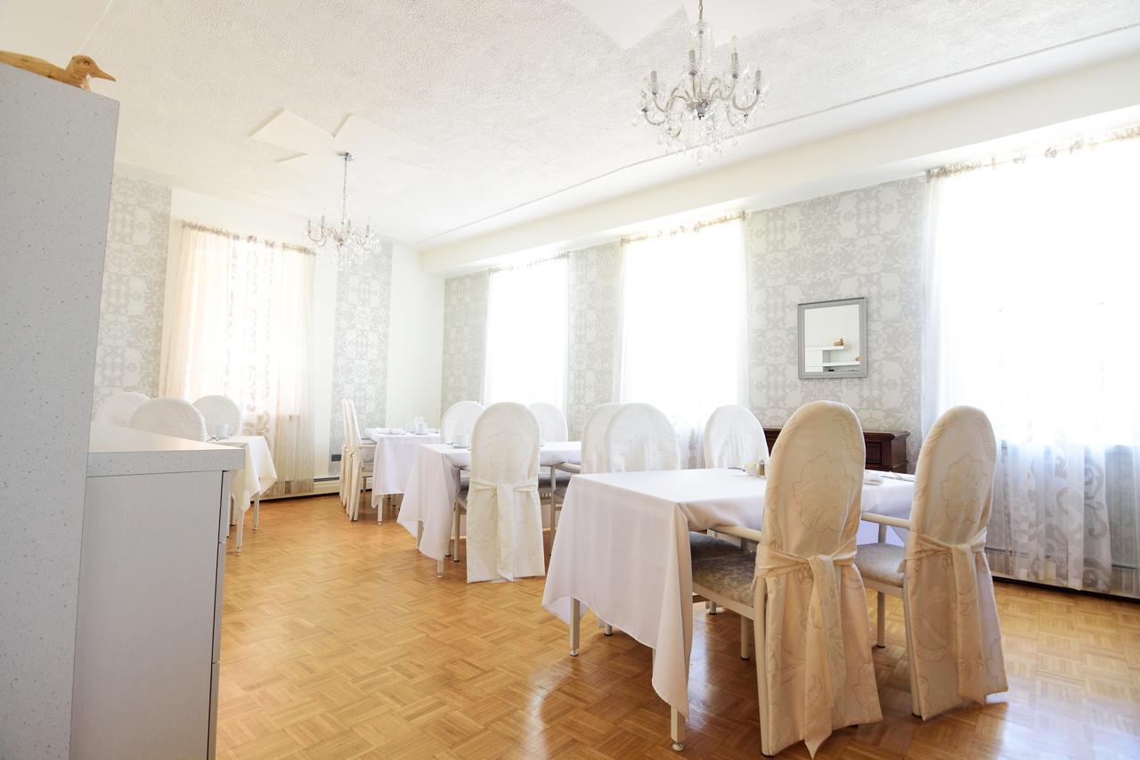 Auberge Le St-Georges Chicoutimi Buitenkant foto
