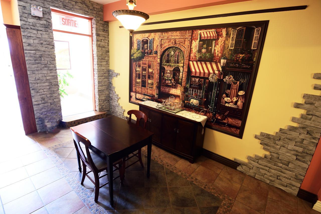 Auberge Le St-Georges Chicoutimi Buitenkant foto