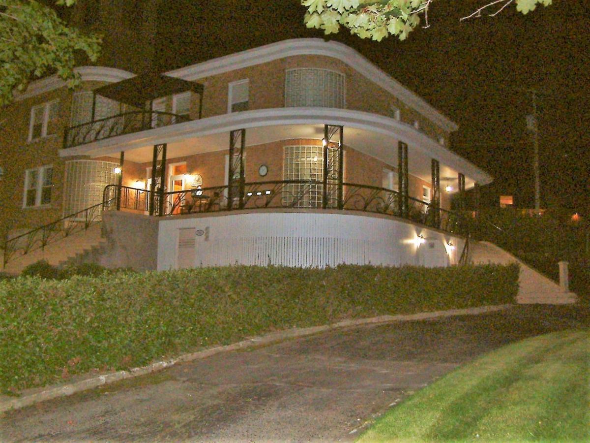 Auberge Le St-Georges Chicoutimi Buitenkant foto