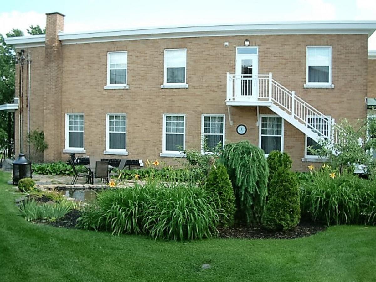 Auberge Le St-Georges Chicoutimi Buitenkant foto