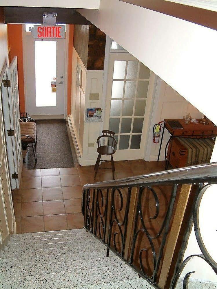 Auberge Le St-Georges Chicoutimi Buitenkant foto