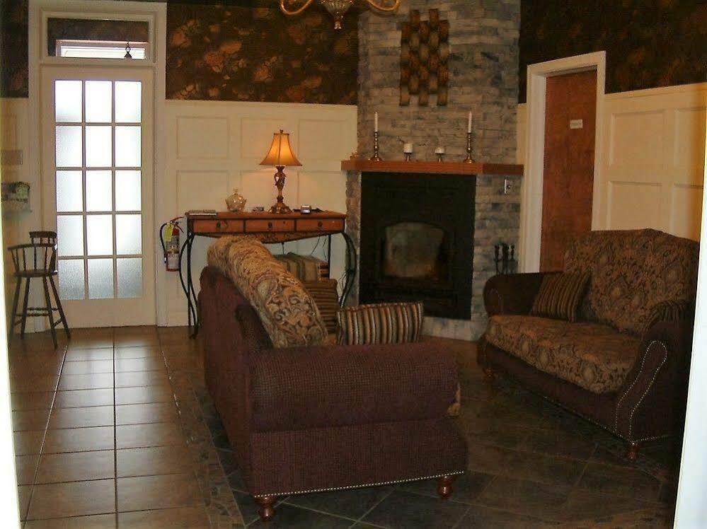 Auberge Le St-Georges Chicoutimi Buitenkant foto