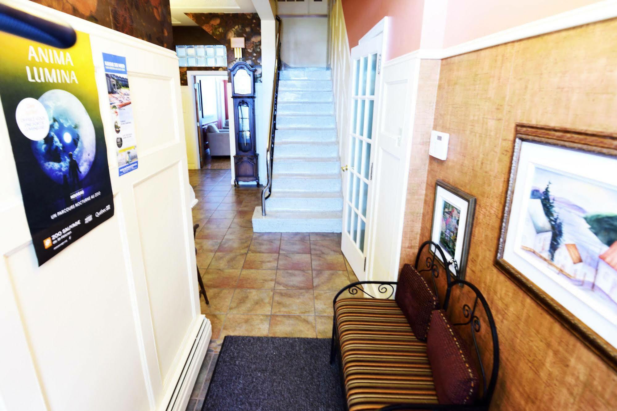 Auberge Le St-Georges Chicoutimi Buitenkant foto