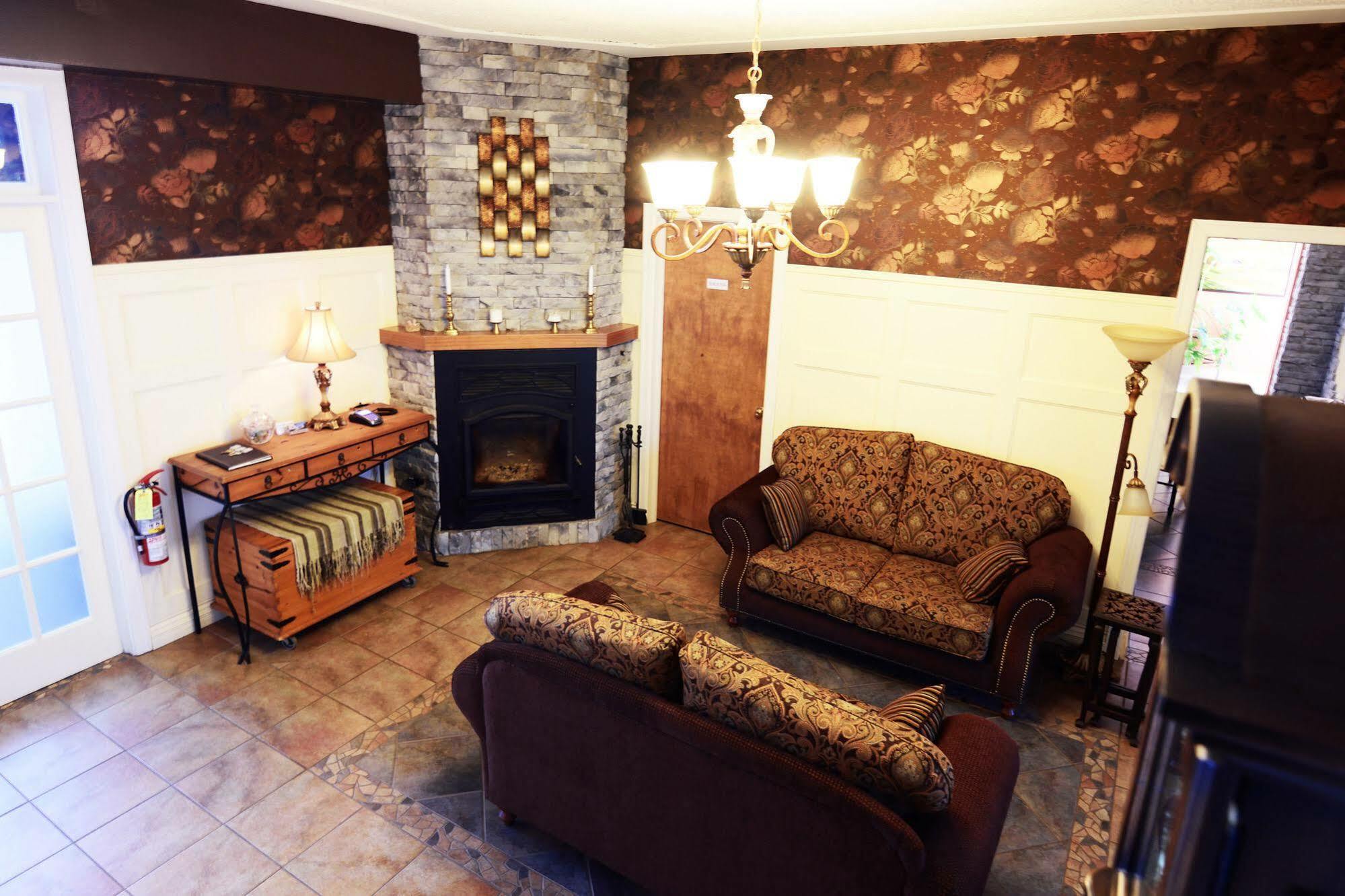 Auberge Le St-Georges Chicoutimi Buitenkant foto