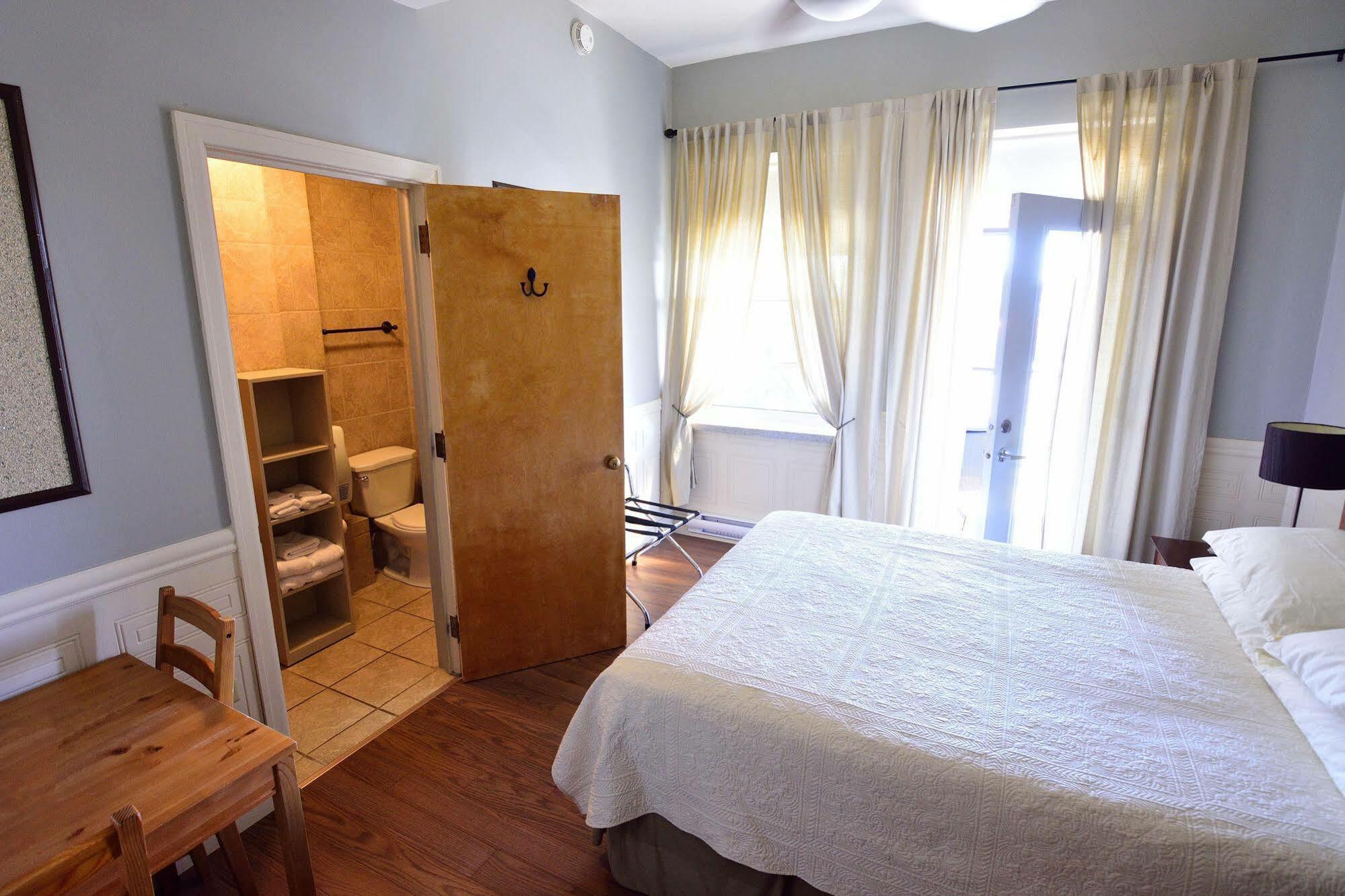 Auberge Le St-Georges Chicoutimi Buitenkant foto